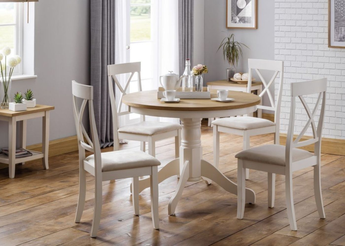 Davenport Round Pedestal Dining Range by Julian Bowen