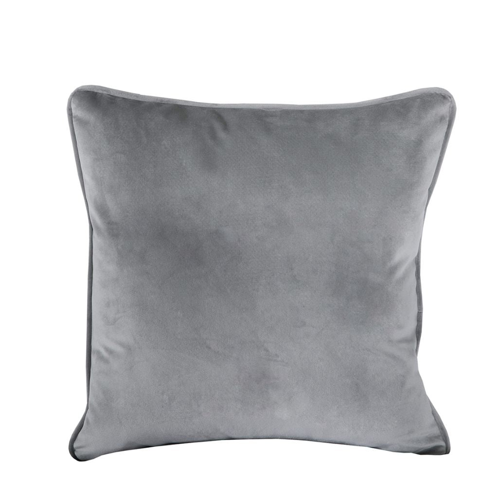 The cantrell is perfectly paired with accent cushions to brilliantly decorate your space 