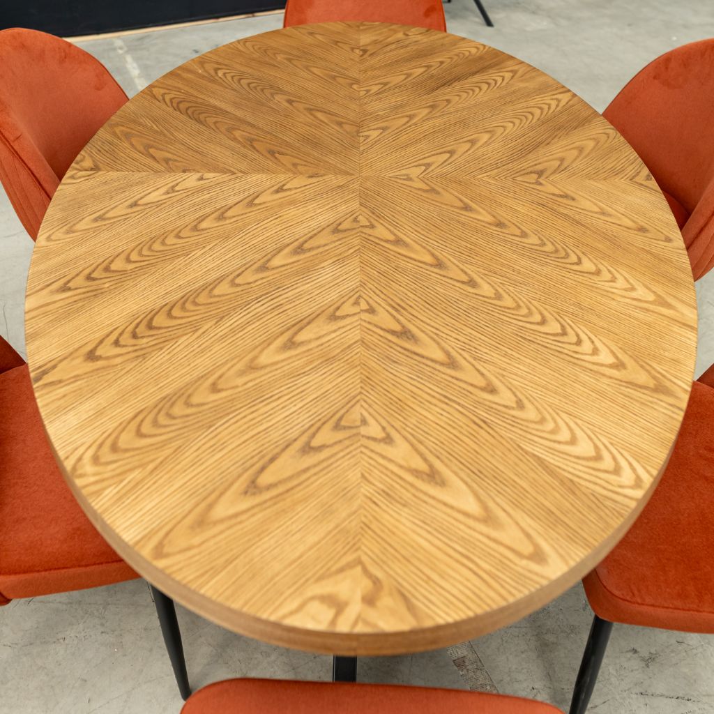 The Piero has an eye-catching table top design