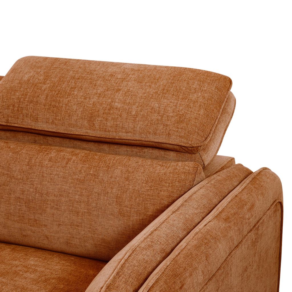 Close up view of the adjustable click-clack headrest allowing for that perfect position.