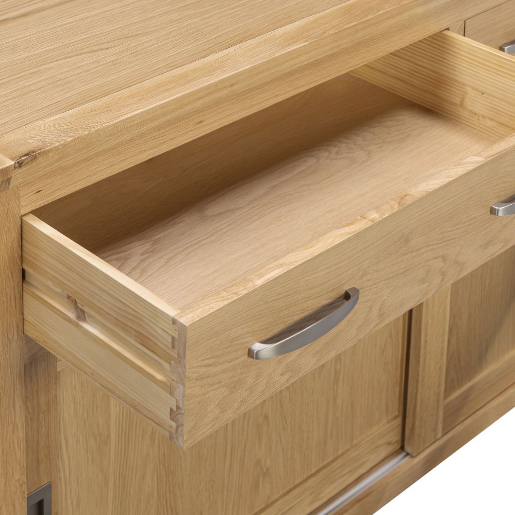 Close up look and the gorgeous natural grain this sideboard has to offer with lovely dovetailed joints as well.