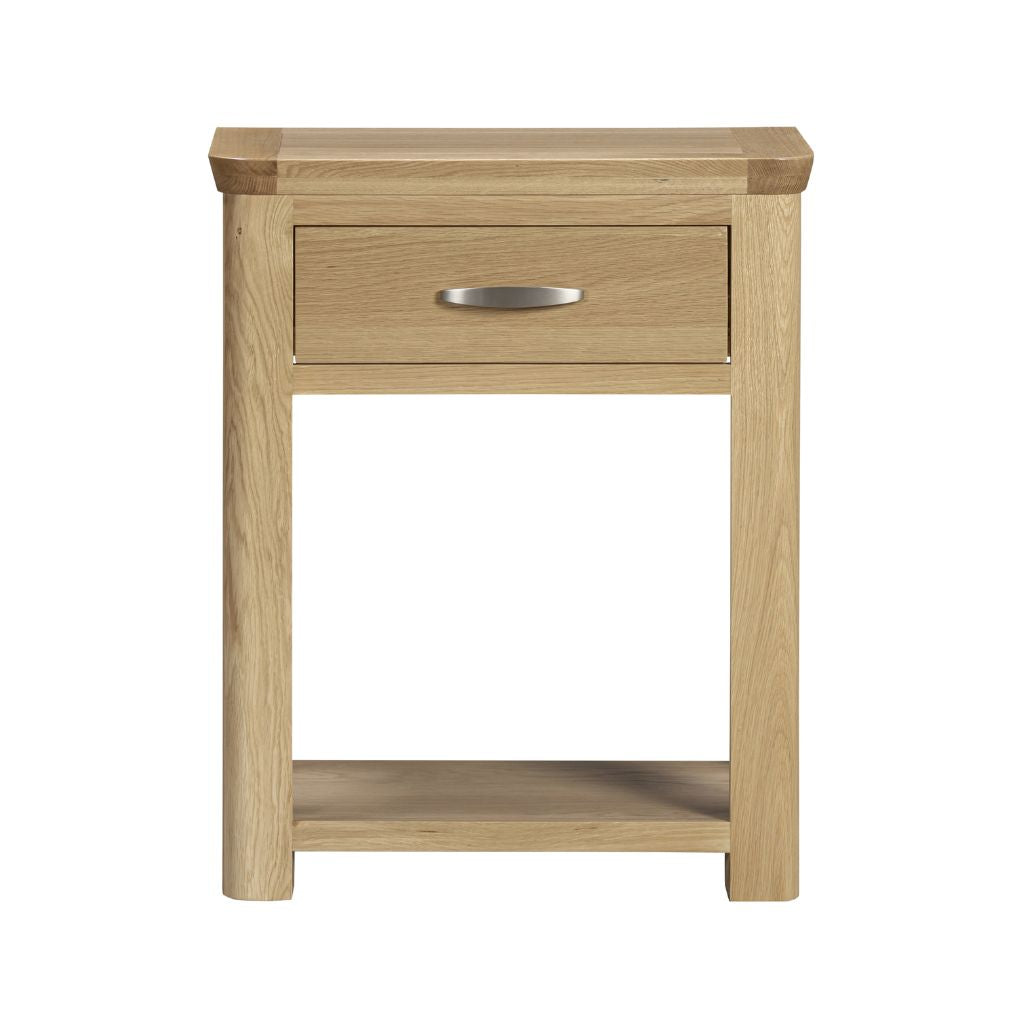 features gorgeous curved legs.